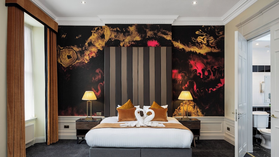 New Town Hotel