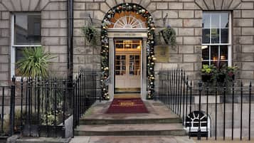 المنشأة من الخارج