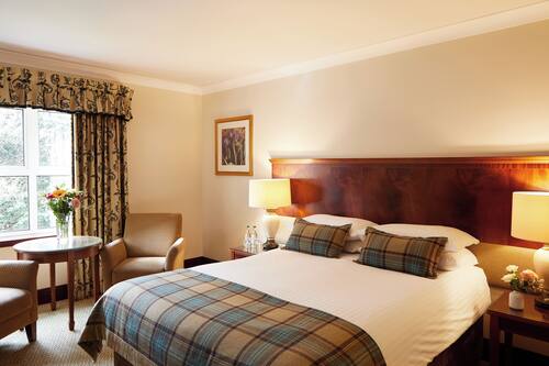 Premium bedding, in-room safe, desk, laptop workspace