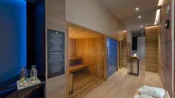 Een sauna, een bubbelbad, een stoombad, massagebehandelingen