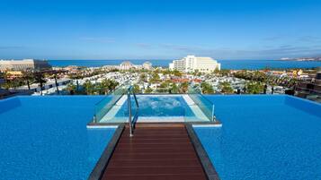 2 outdoor pools, sun loungers