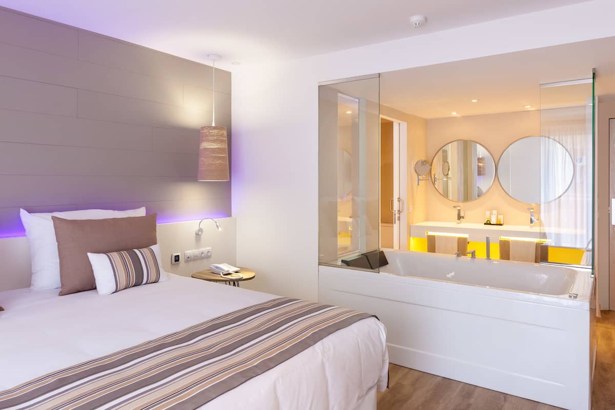 Double Romance room | 1 soveværelse, minibar, pengeskab på værelset, skrivebord