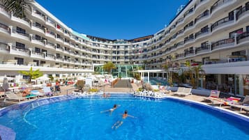 2 outdoor pools, pool loungers