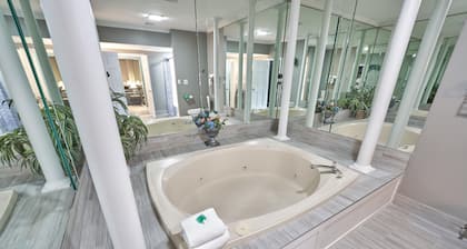 Hyannis Plaza Hotel