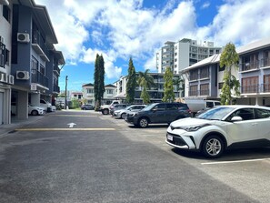 Bãi đậu xe tự phục vụ miễn phí 