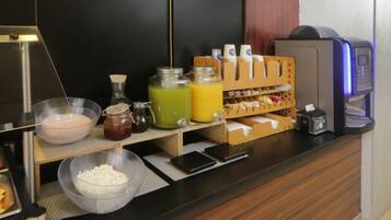 Free daily continental breakfast