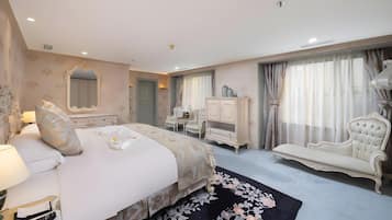 Free minibar items, in-room safe, desk, soundproofing