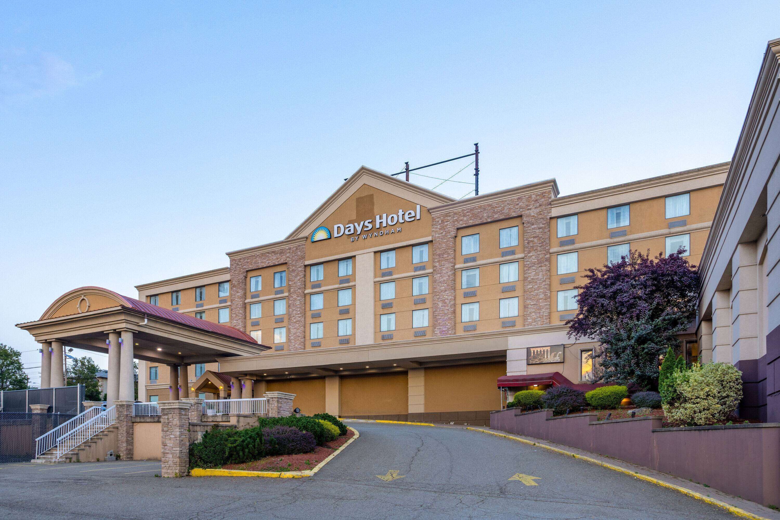 Photo - Days Hotel by Wyndham North Bergen