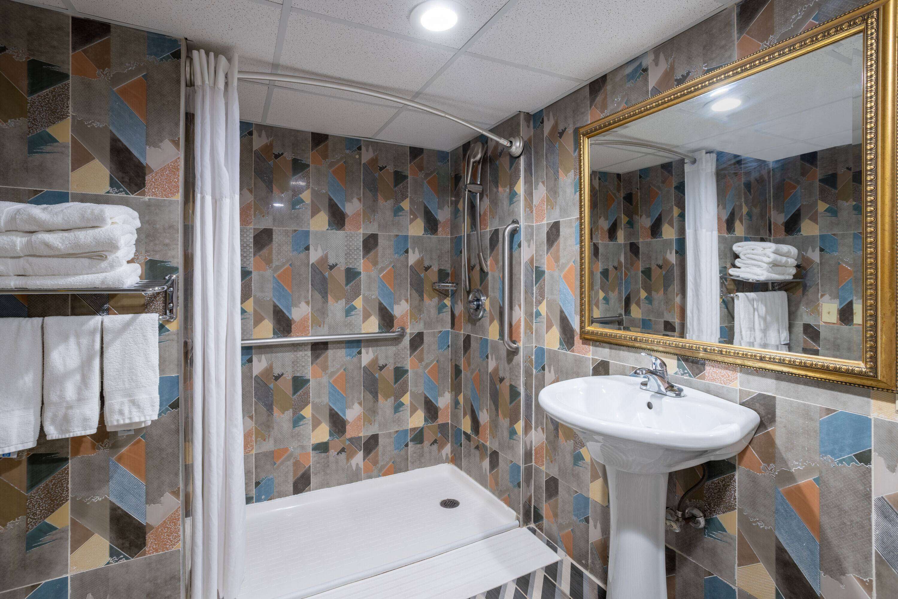 Photo - Days Hotel by Wyndham North Bergen