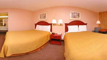 Premium bedding, desk, iron/ironing board, free WiFi