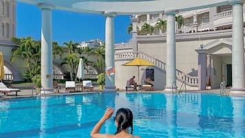 1 bedroom, premium bedding, minibar, in-room safe