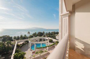 Balcony view - Sunrise Nha Trang Beach Hotel & Spa (Nha Trang)