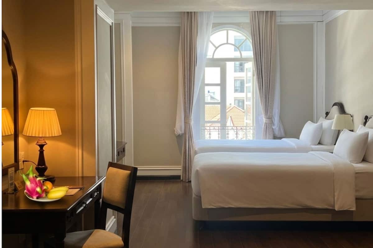 Deluxe Twin Room | 1 bedroom, premium bedding, minibar, in-room safe