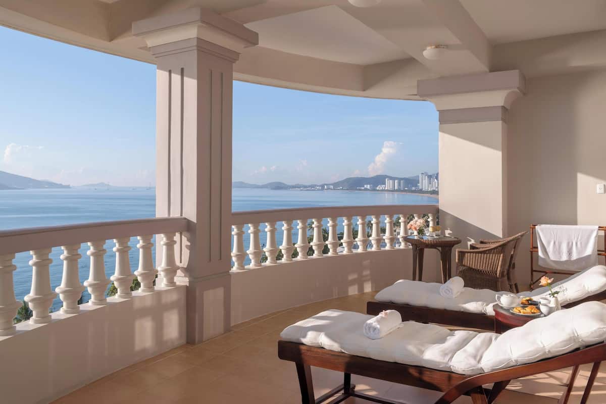 Executive Suite, Multiple Beds, Oceanfront | Terrace/patio