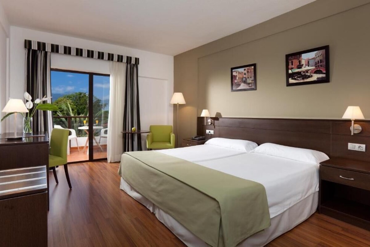 Minibar, in-room safe, desk, blackout curtains