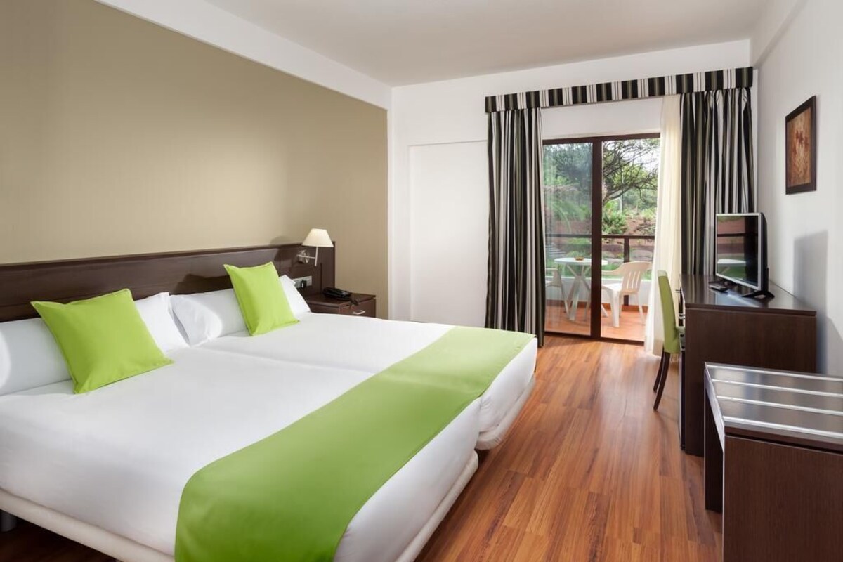 Minibar, in-room safe, desk, blackout curtains