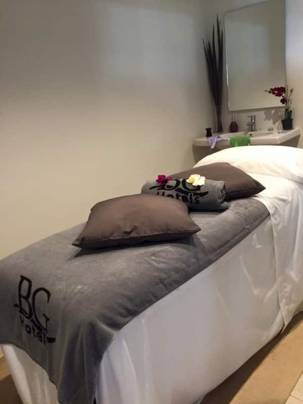 Sauna, baño de vapor, tratamientos corporales y aromaterapia