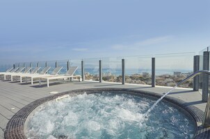 Bañera de hidromasaje exterior