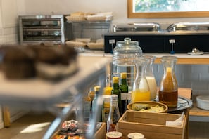 Daily buffet breakfast for a fee - Hotel d´Or (Santanyi)