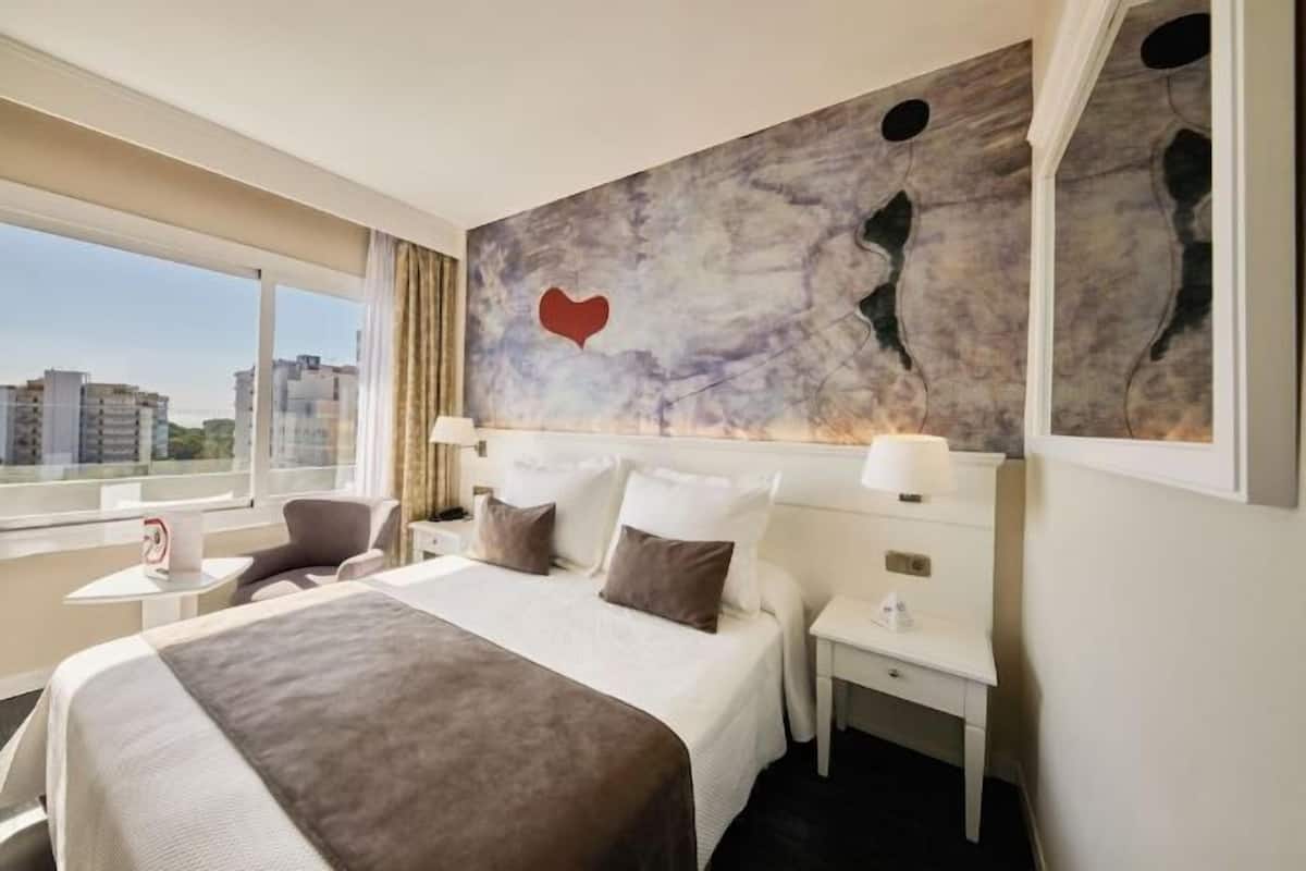Premium bedding, minibar, in-room safe, individually decorated