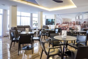 Bar (on property) - Hotel Joan Miró Museum (Palma de Mallorca)