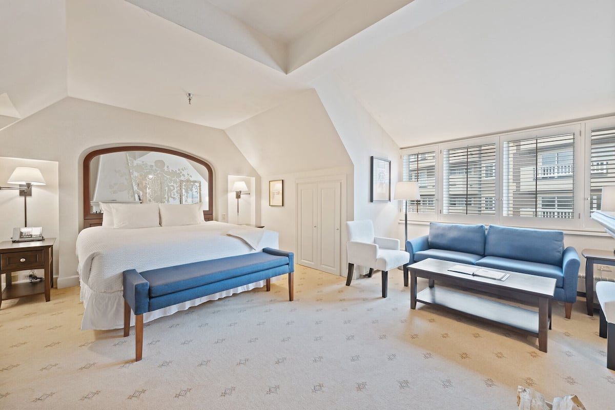 Lodge Room | 1 bedroom, premium bedding, down comforters, in-room safe