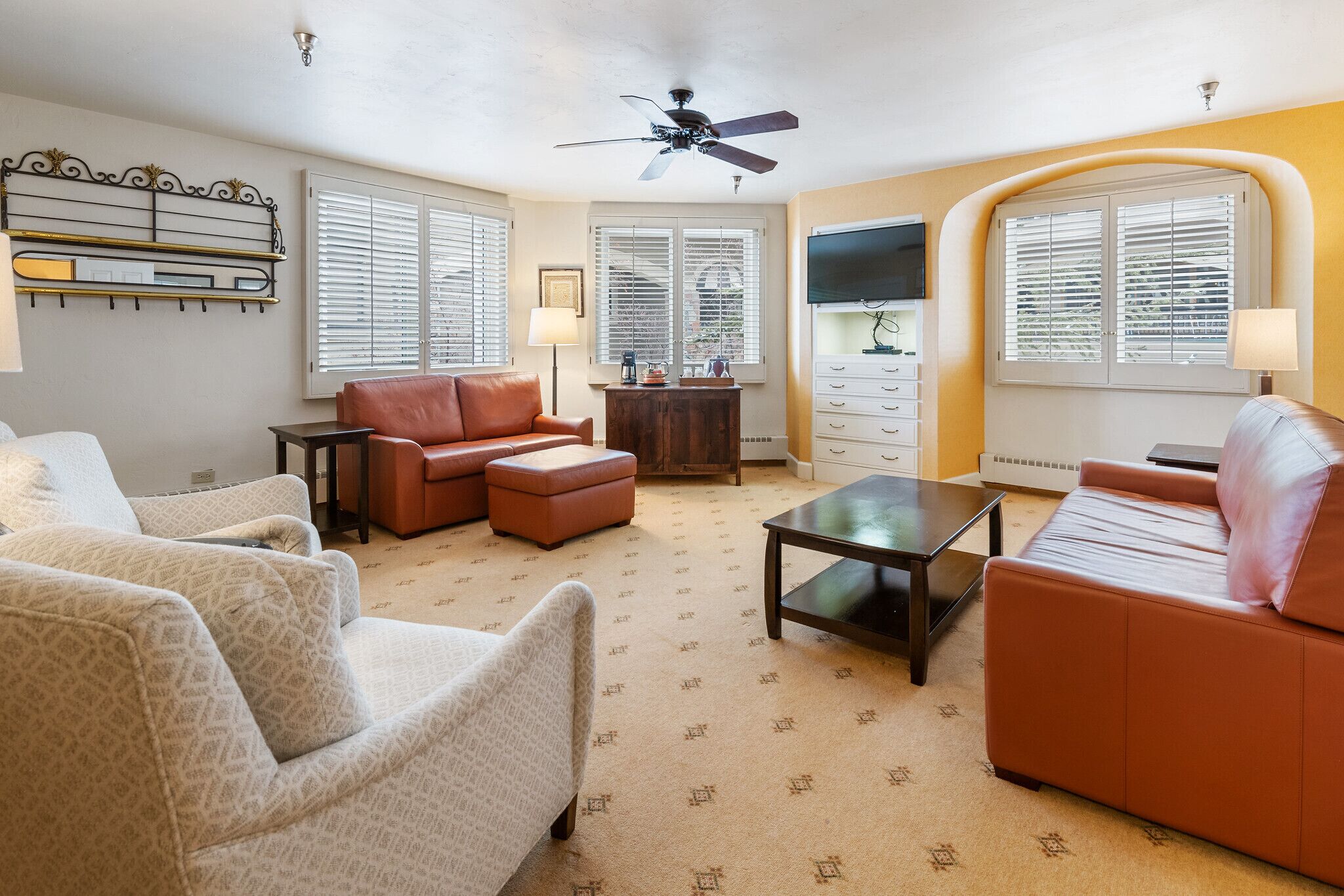 Suite familiar | Zona de estar | Una televisión LCD