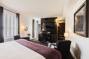 Habitación superior, 1 cama King size | Ropa de cama de alta calidad, edredón, camas con pillow-top y minibar 