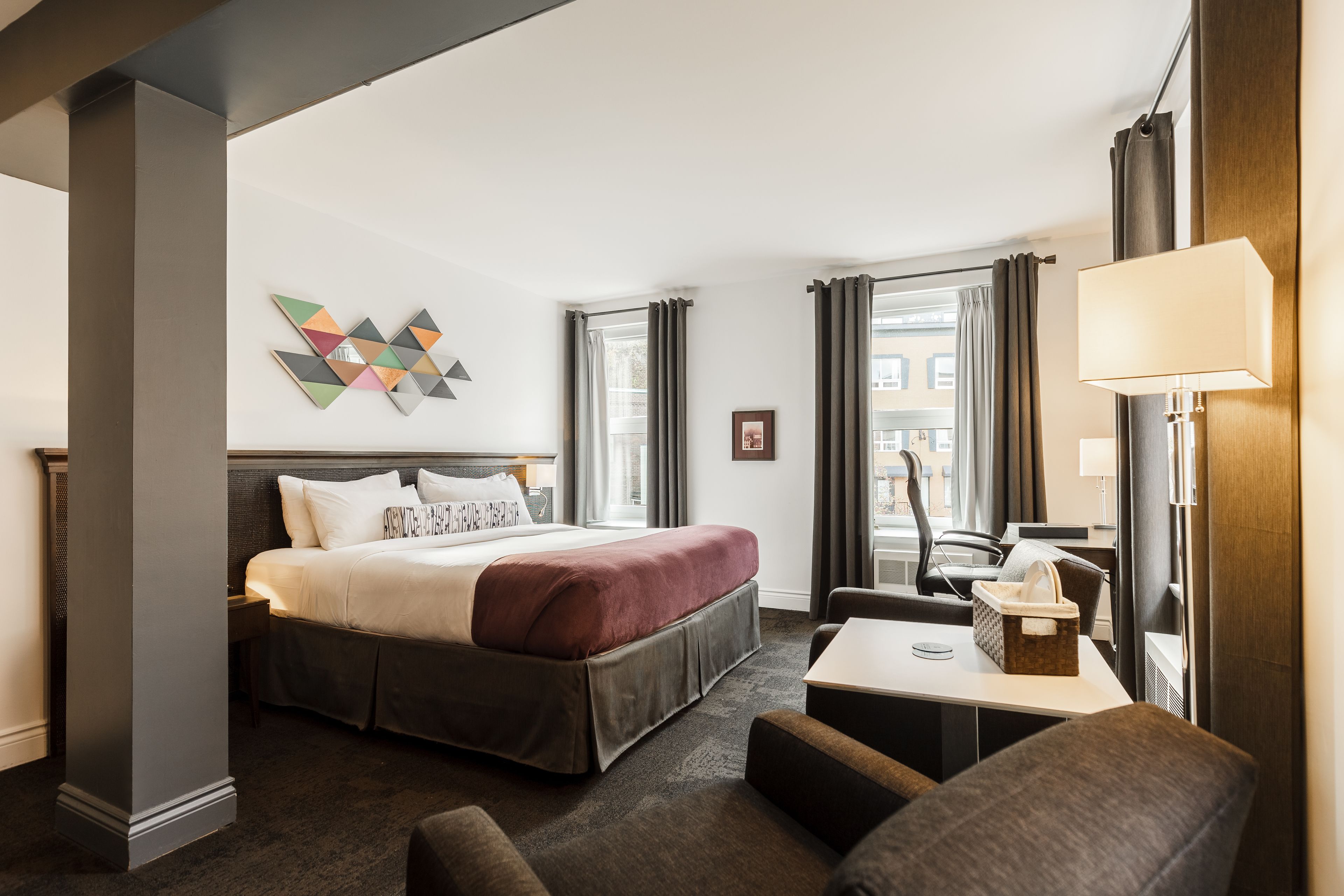 superior room, 1 king bed | premium bedding, down duvets, pillow-top beds, minibar