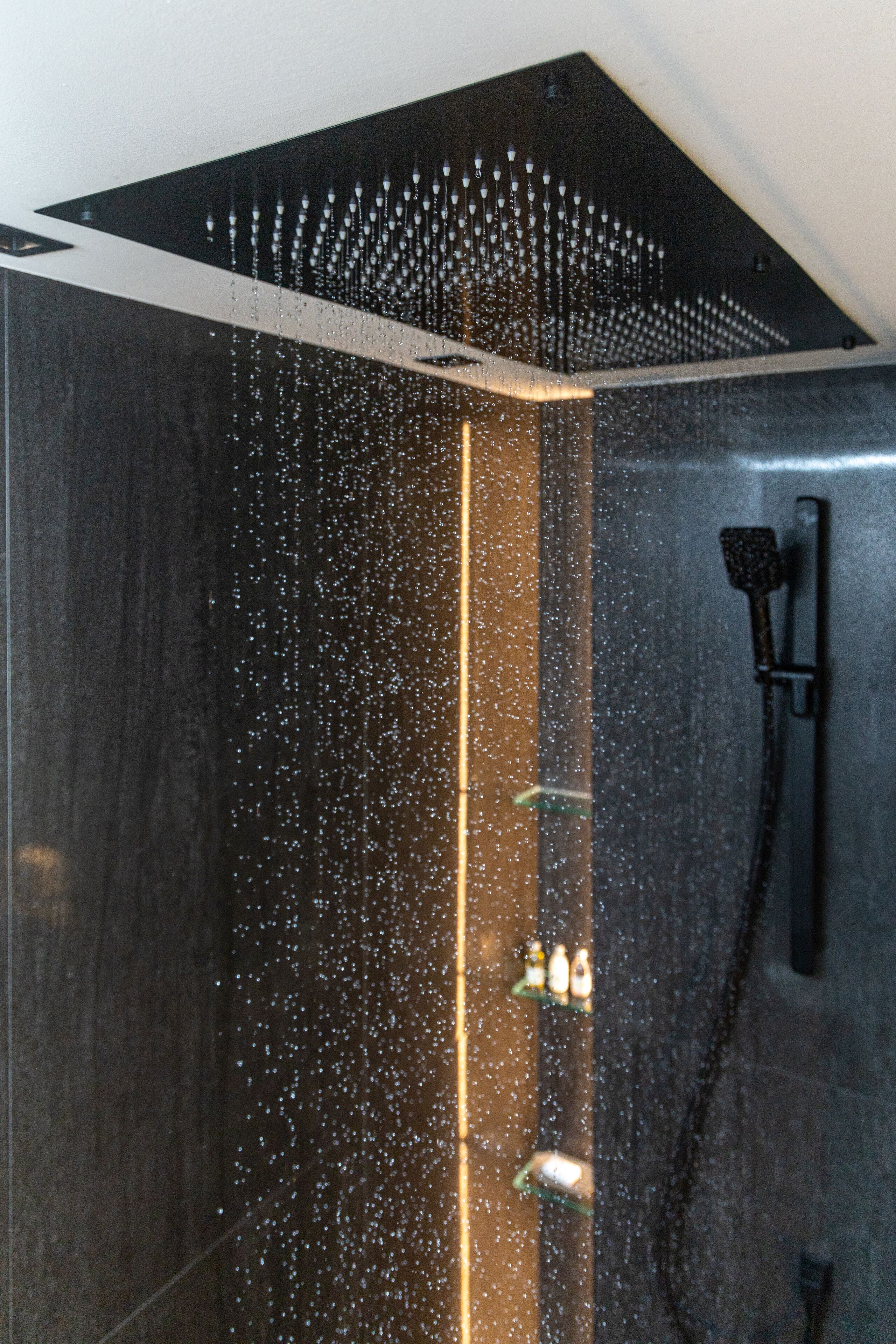 suite, 1 king bed | bathroom | free toiletries, hair dryer, bathrobes, towels