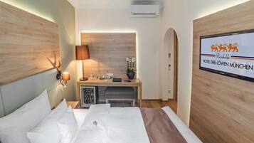 Business Single Room | Hypo-allergenic bedding, pillowtop beds, minibar, in-room safe