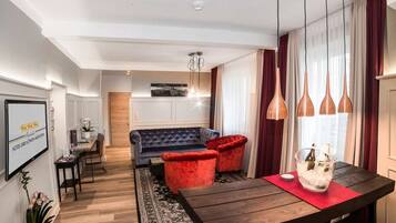 Suite, 1Â King-Bett | Allergikerbettwaren, Pillowtop-Betten, Minibar, Zimmersafe