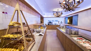 Daily buffet breakfast for a fee