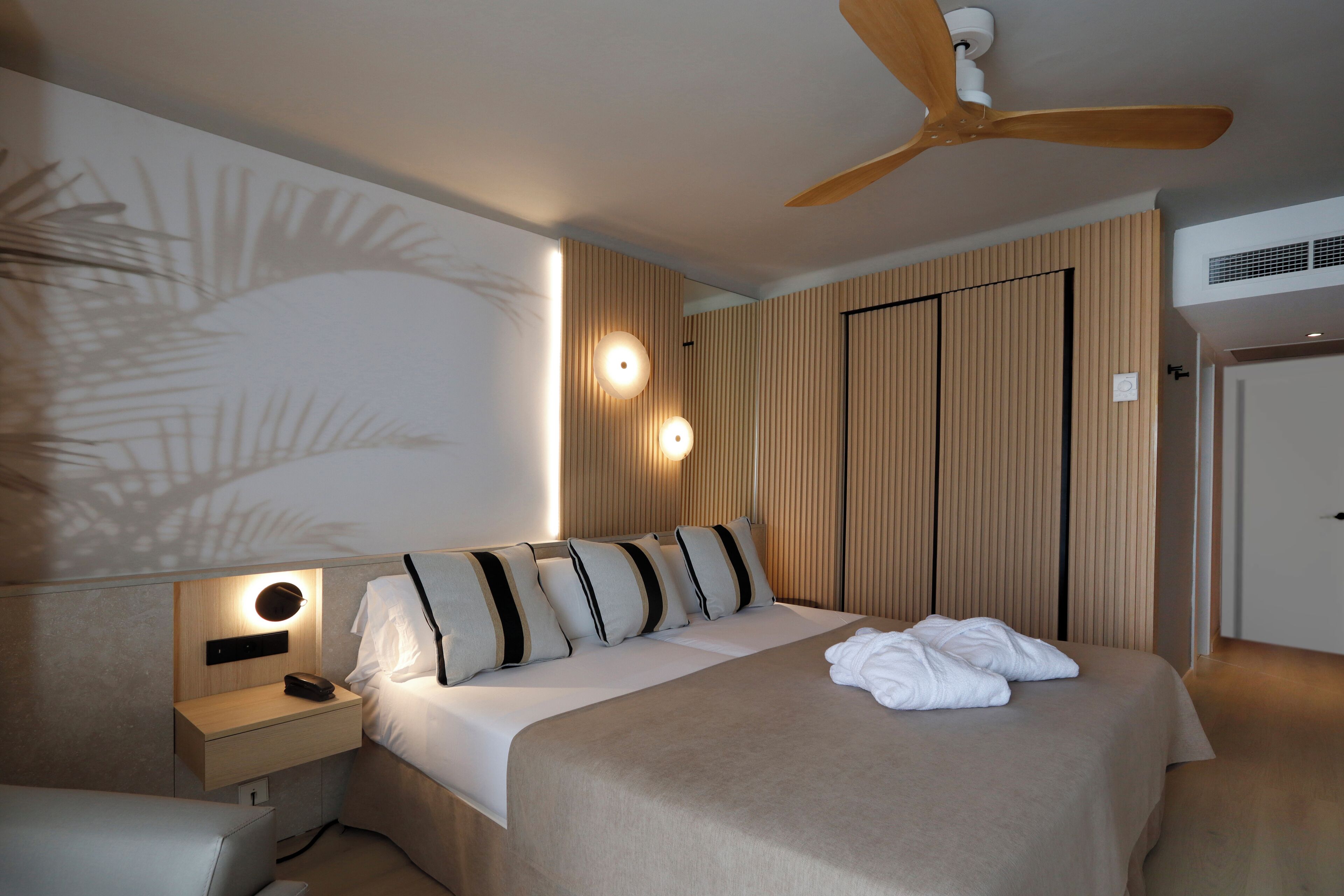 superior double room, 2 single beds | 1 bedroom, minibar, desk, blackout curtains