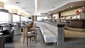 2 bars/lounges, poolside bar