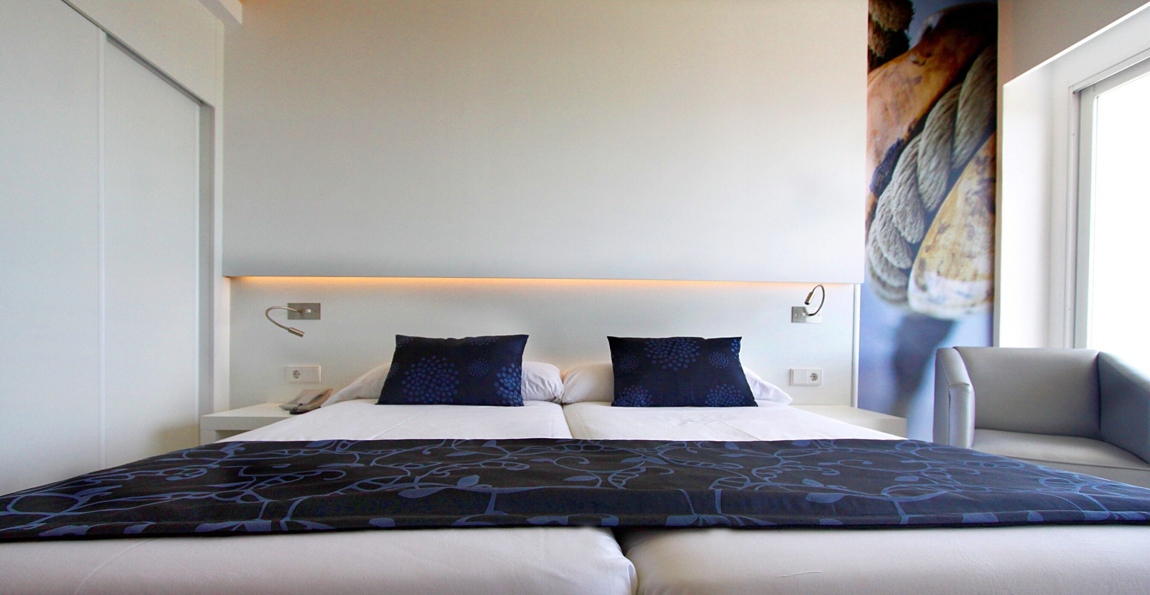 standard double room single use, balcony | desk, blackout curtains, soundproofing, iron/ironing board