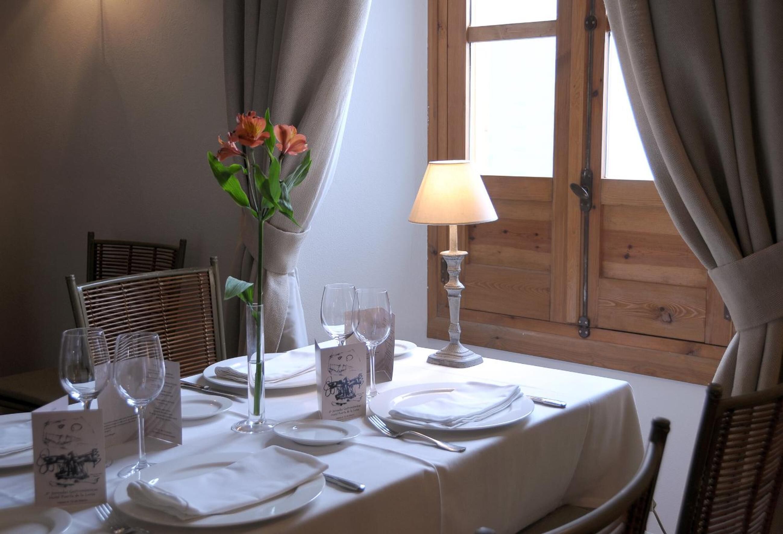 breakfast, lunch, dinner served; regional cuisine