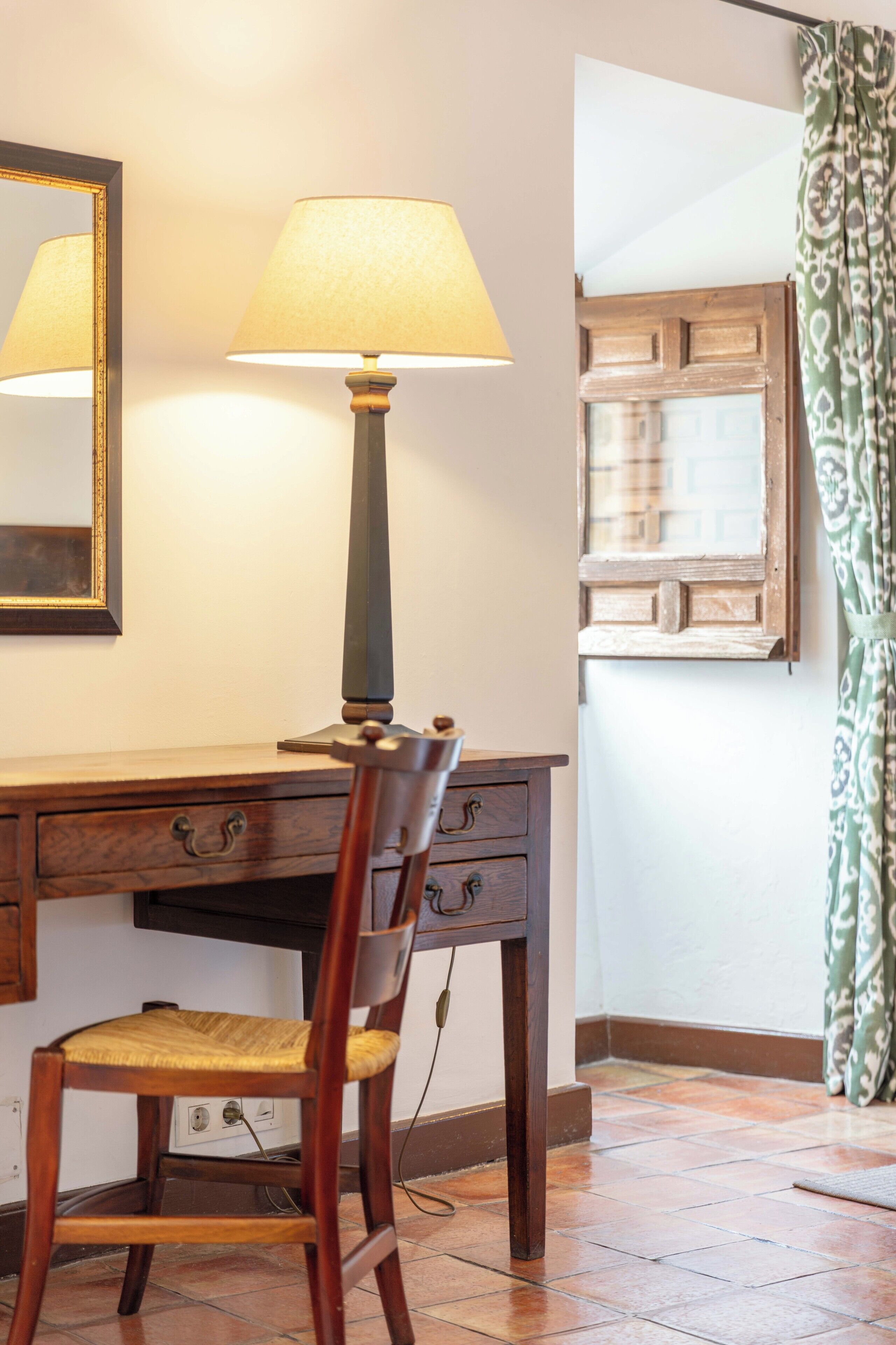 standard double room | 1 bedroom, minibar, in-room safe, individually decorated