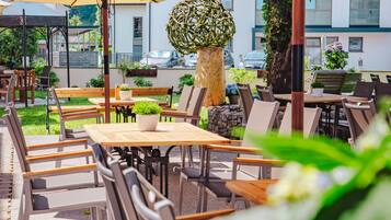 Frühstück, Mittagessen und Abendessen