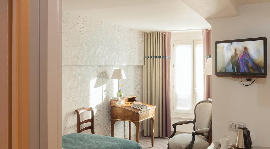 Premium bedding, in-room safe, soundproofing, free WiFi