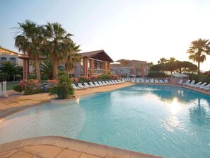 Hypo-allergenic bedding, minibar, in-room safe - Mercure Thalasso & Spa Port Frejus (Fréjus)