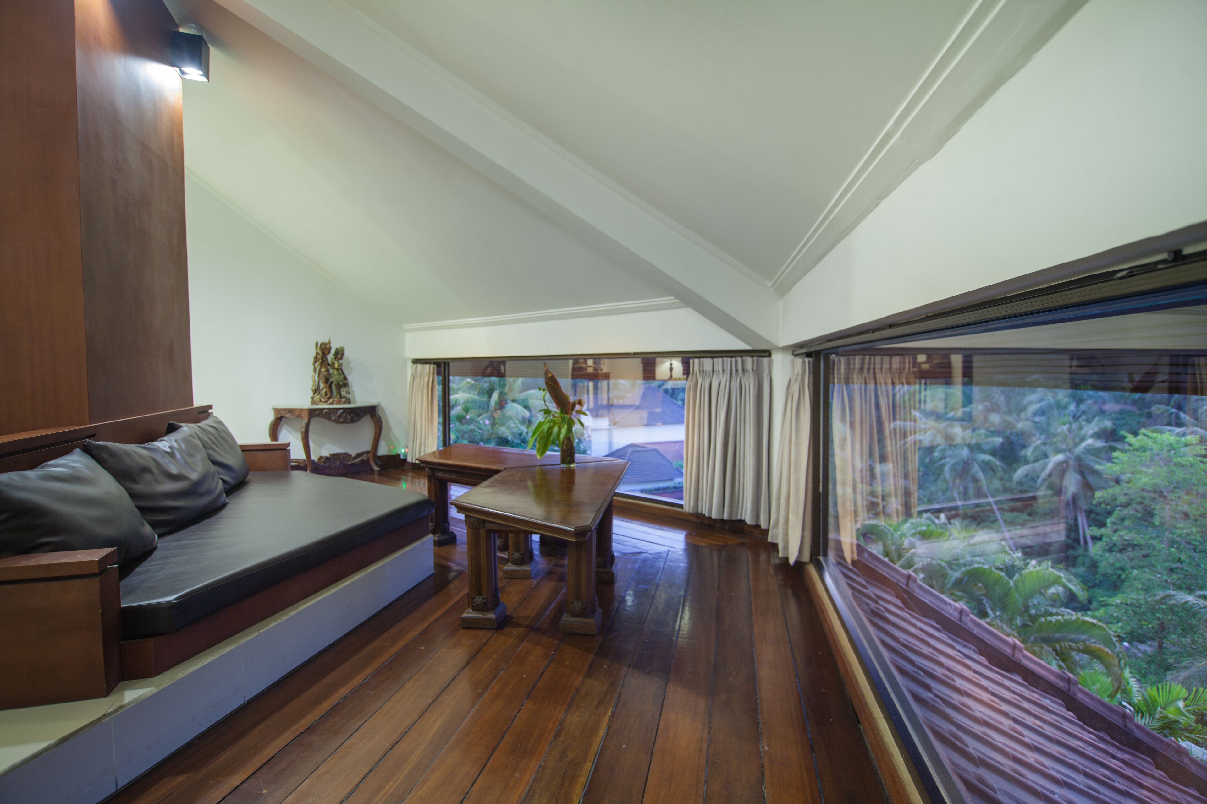 presidential suite (rama sita) | minibar, in-room safe, individually decorated, individually furnished