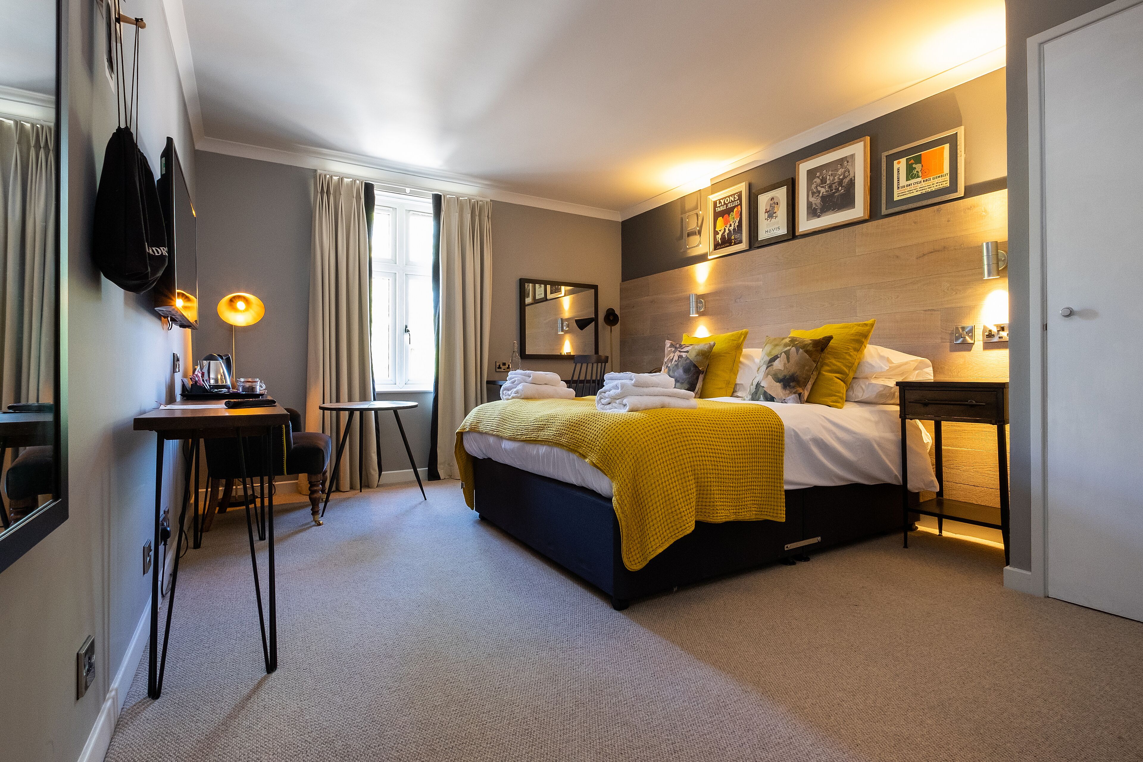 desk, iron/ironing board, travel cot, free wifi