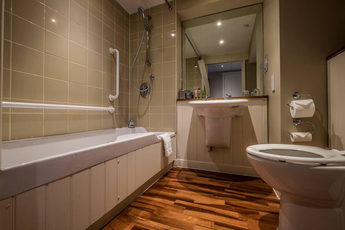 desk, iron/ironing board, travel cot, free wifi