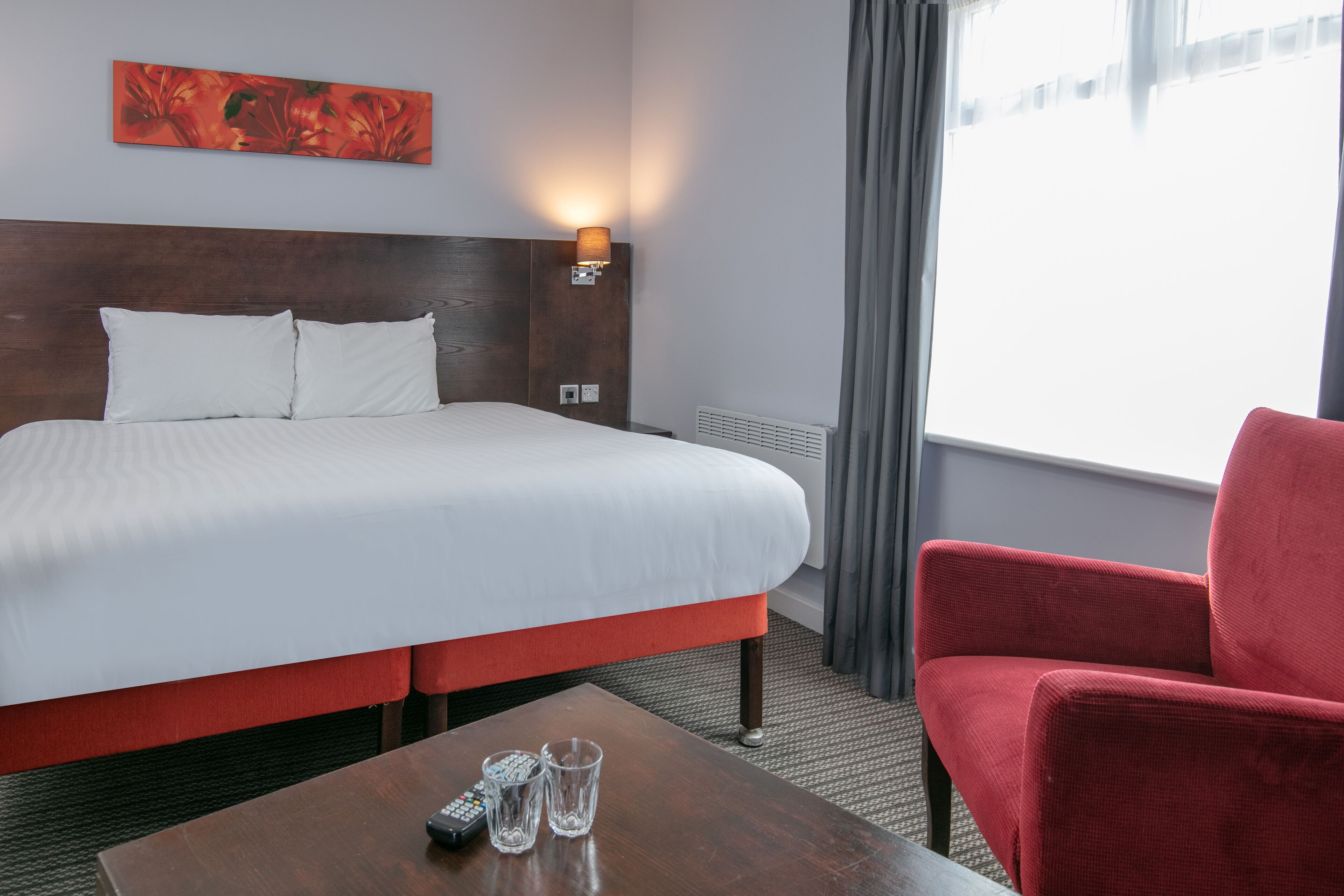 Executive Room, 1 Double Bed, Non Smoking | Individually decorated, individually furnished, desk, blackout drapes