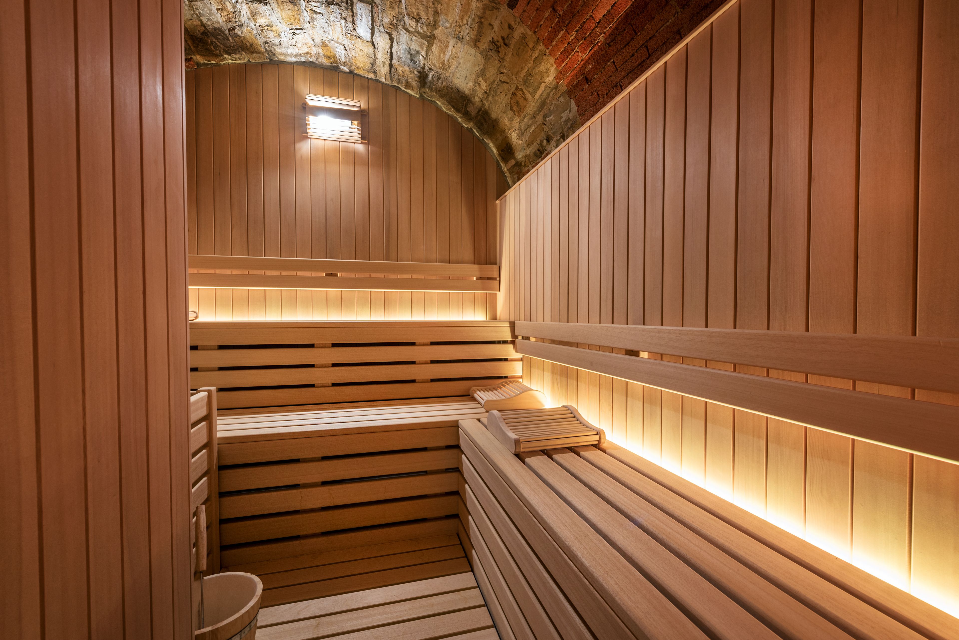 sauna, hot tub, steam room, turkish bath/hammam, body treatments