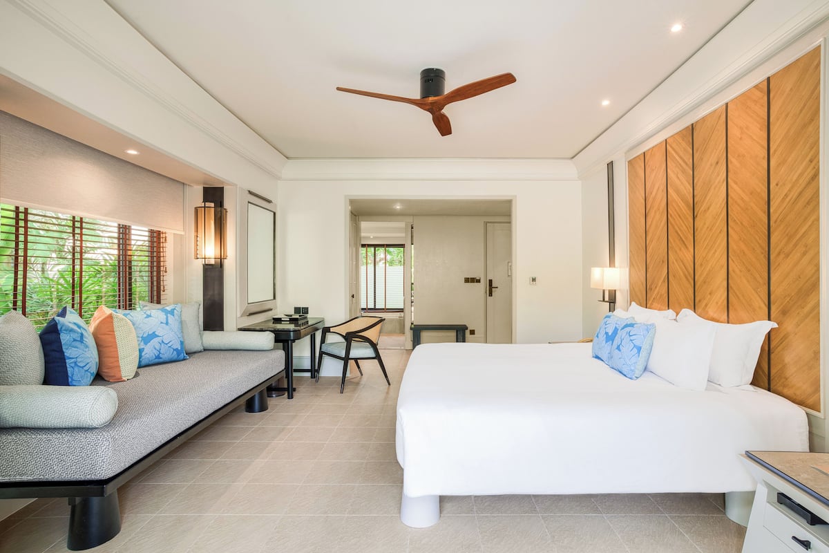 Rom – deluxe, 1 kingsize-seng (Garden Pavilion) | Minibar, safe på rommet, skrivebord og blendingsgardiner