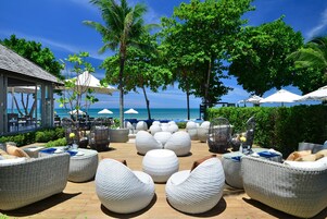 Breakfast, lunch, dinner served; Thai cuisine, beach views 