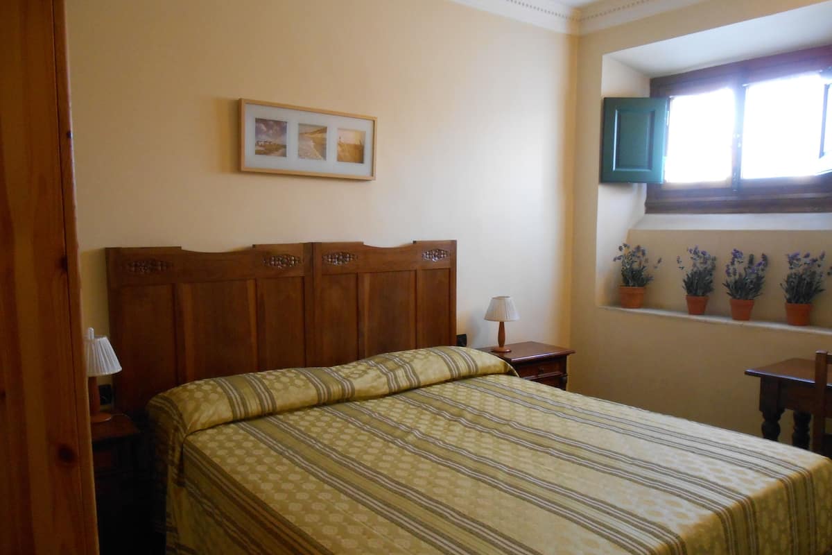 Economy-Doppelzimmer | 1 Schlafzimmer, Zimmersafe, Schreibtisch, kostenloses WLAN