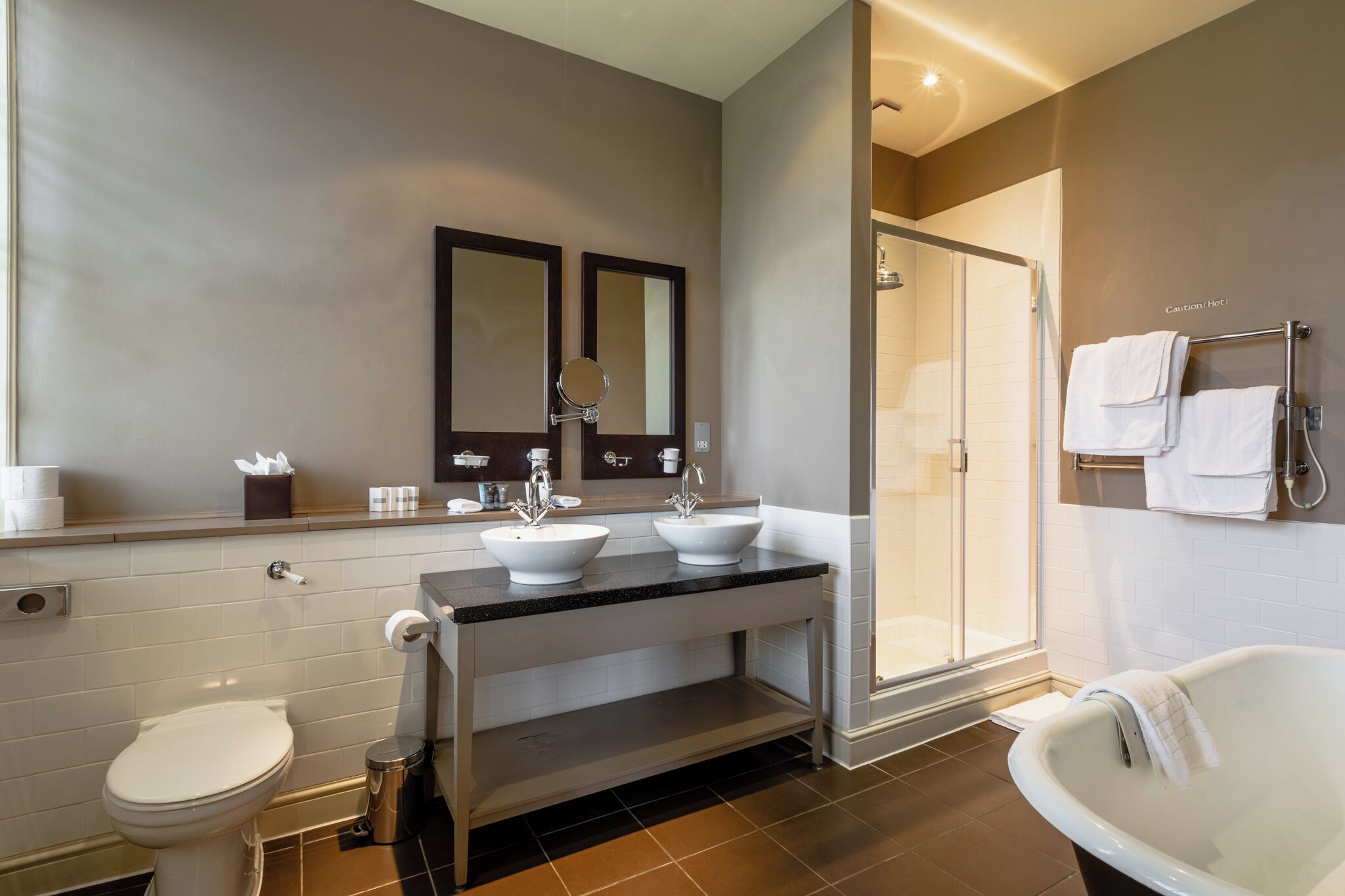 Junior Suite | Bathroom | Free toiletries, hair dryer, towels, soap